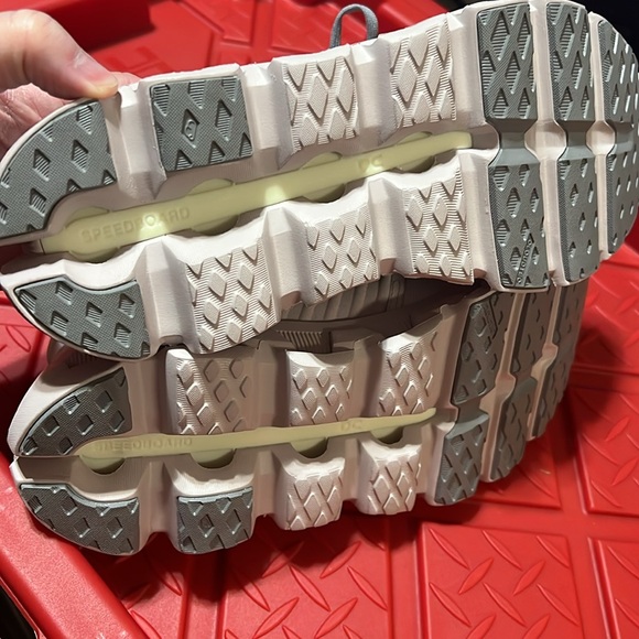 On Running Cloudswift 3 AD-Like NEW - Picture 9 of 9